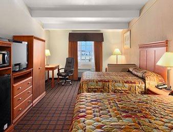 Super 8 By Wyndham I-10 College St Motel 2*
