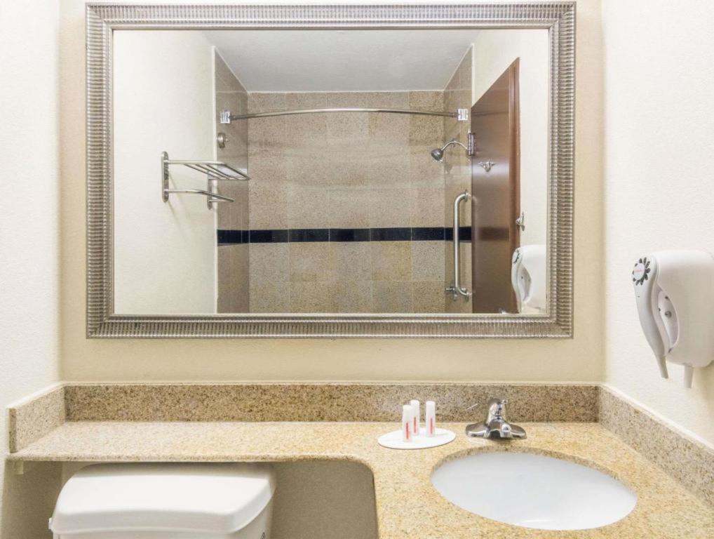 Super 8 By Wyndham I-10 College St 2* Beaumont
