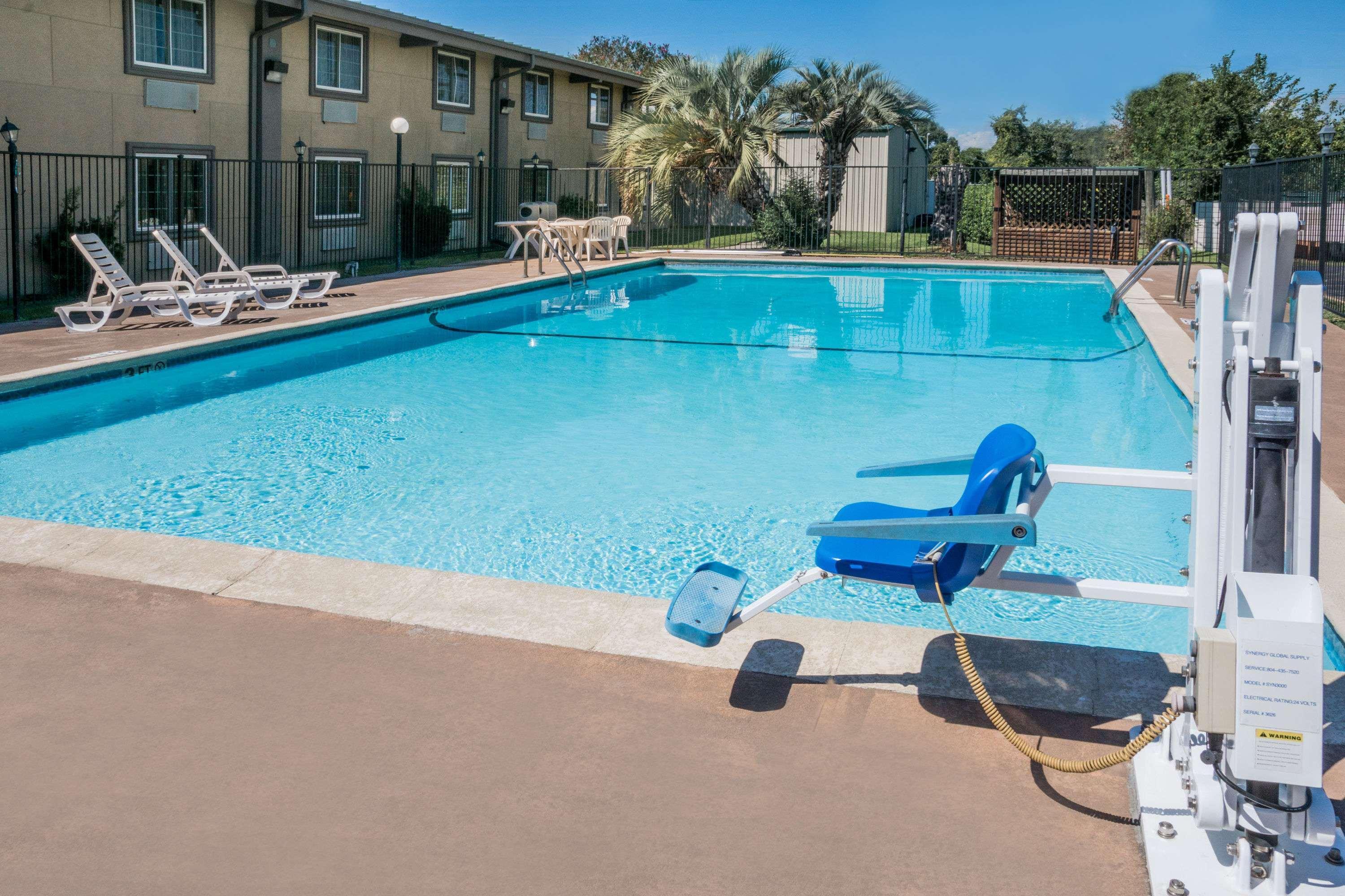 Super 8 By Wyndham I-10 College St 2* Beaumont