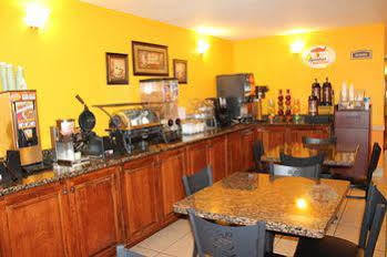 Motel Super 8 By Wyndham I-10 College St Beaumont